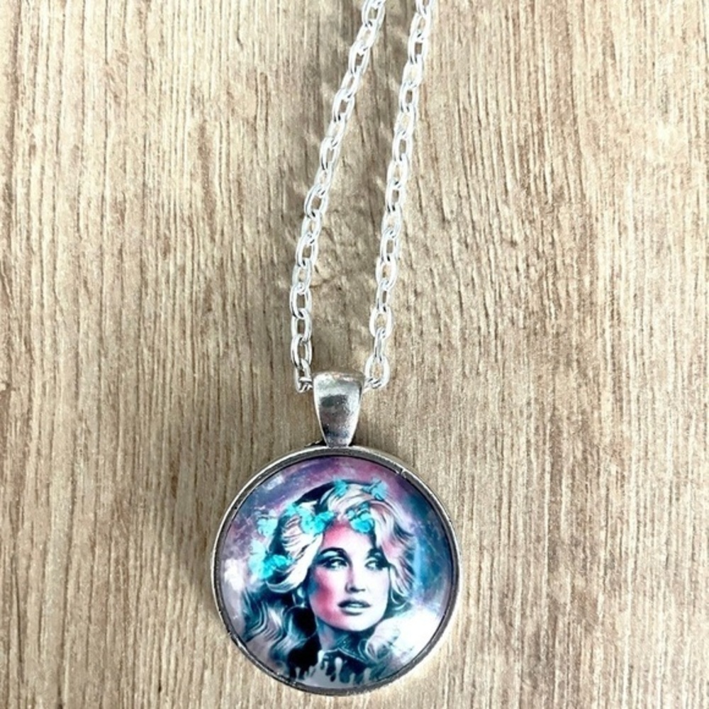 Silver Colour Dolly Parton Unisex Necklace, NWT